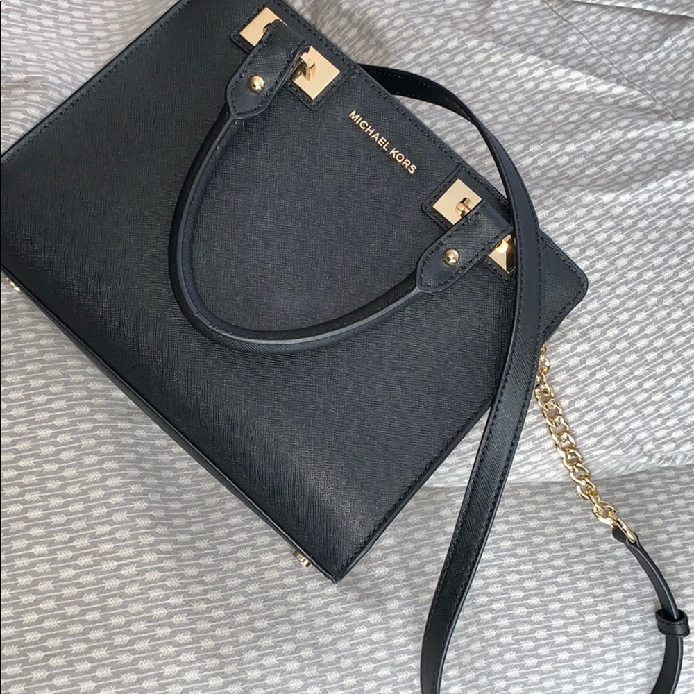 Michael kors crossbody bag